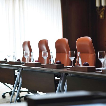 Moevenpick Hotel City Star Jeddah Luaran gambar A boardroom