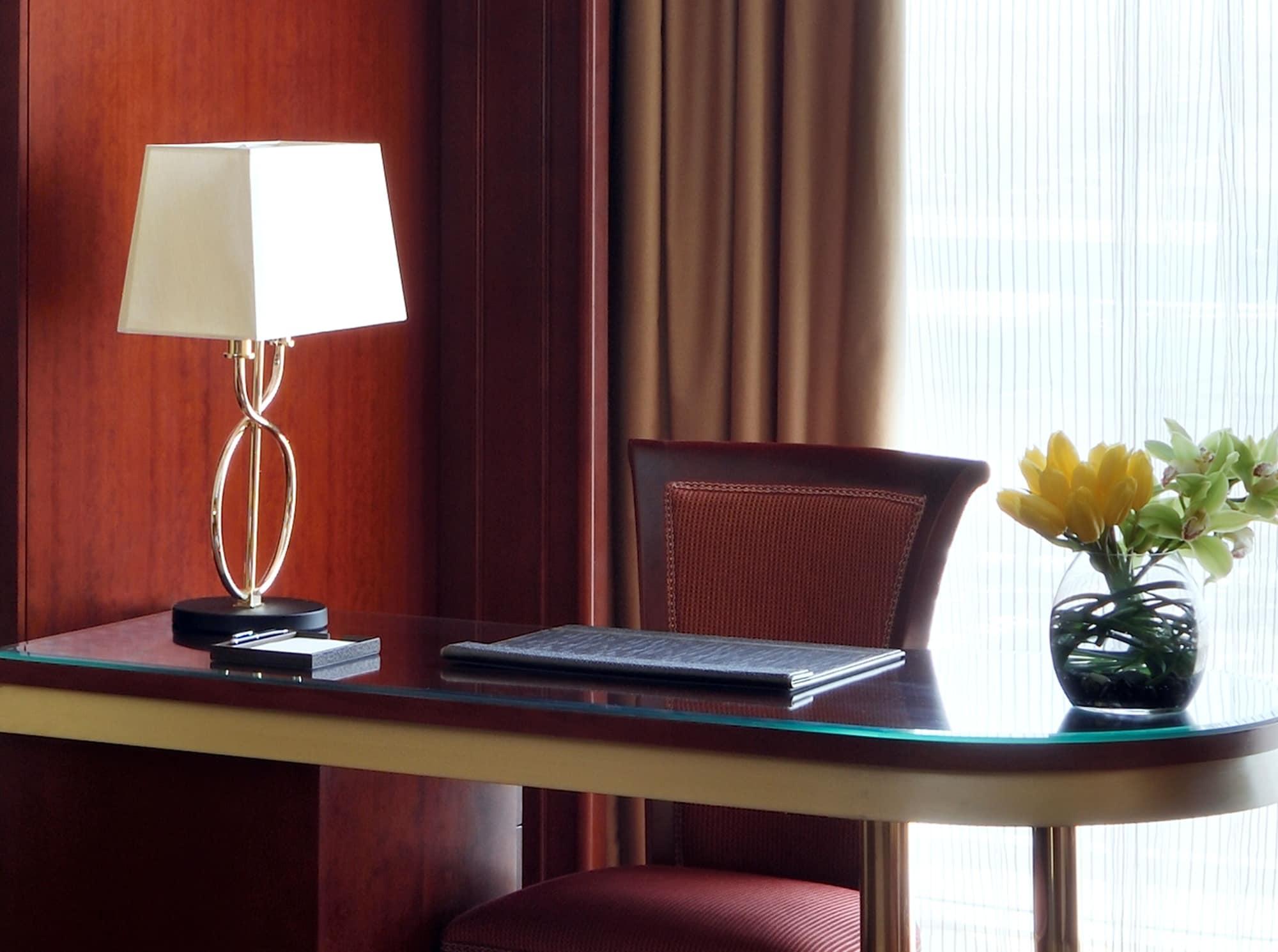 Moevenpick Hotel City Star Jeddah Luaran gambar A table lamp