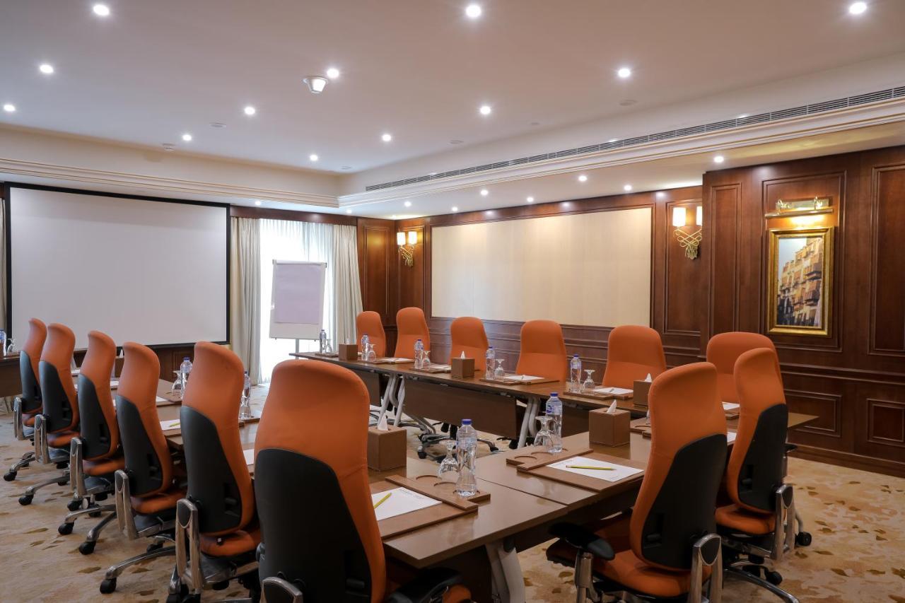 Moevenpick Hotel City Star Jeddah Luaran gambar Meeting room