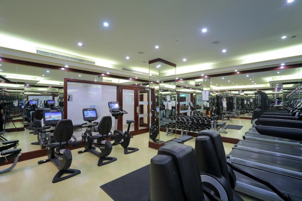Moevenpick Hotel City Star Jeddah Luaran gambar The gym at the hotel