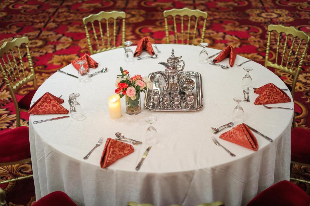 Moevenpick Hotel City Star Jeddah Luaran gambar A table set for afternoon tea