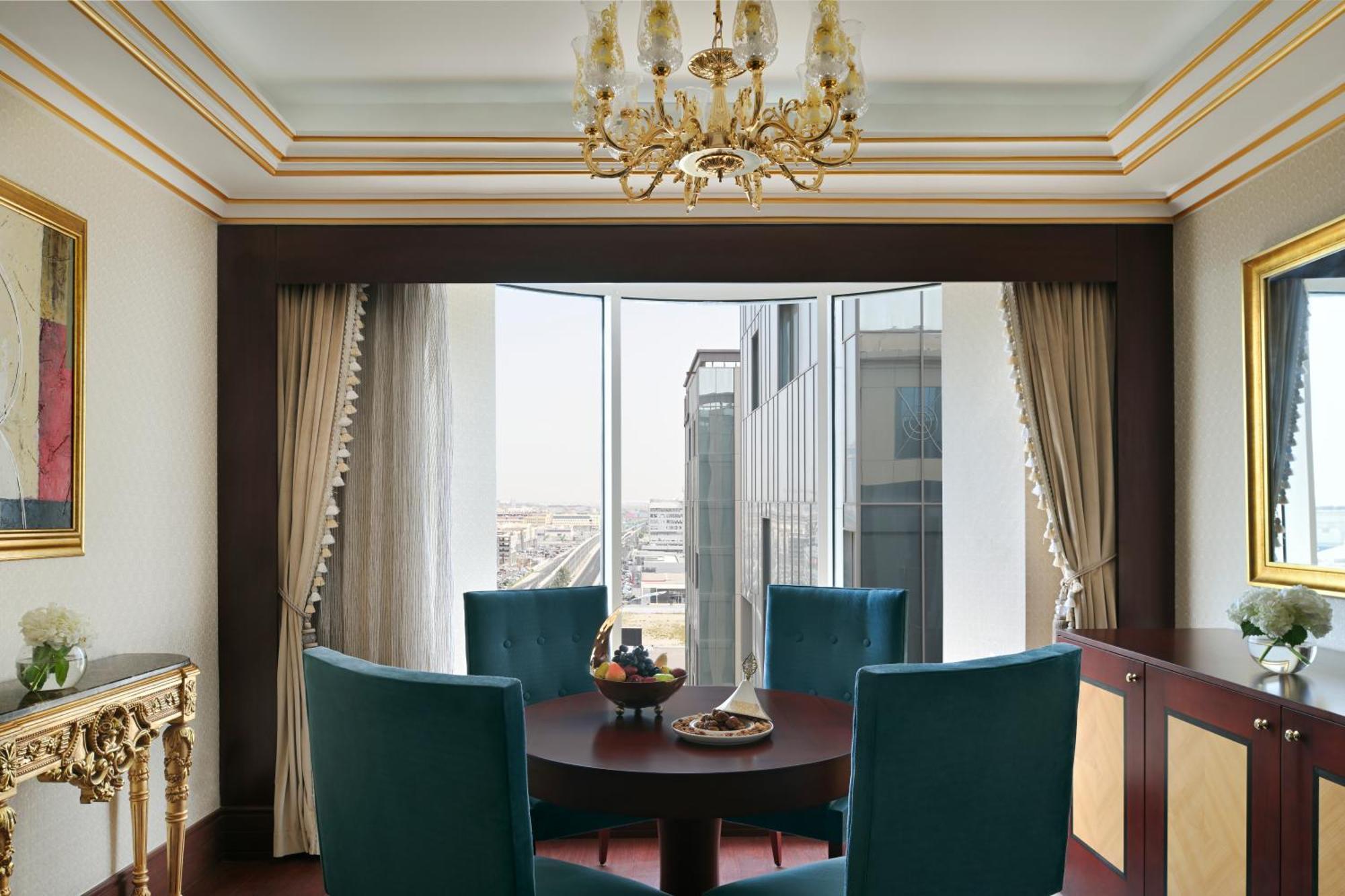 Moevenpick Hotel City Star Jeddah Luaran gambar A dining room