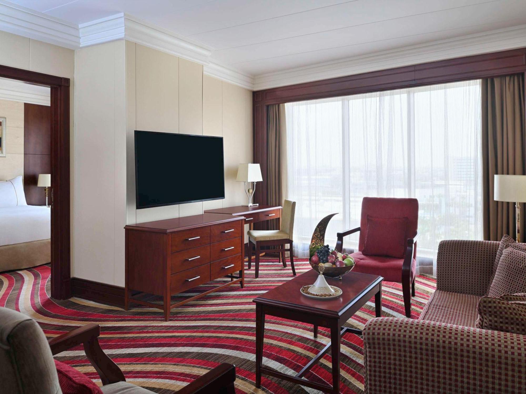 Moevenpick Hotel City Star Jeddah Luaran gambar A suite at the hotel